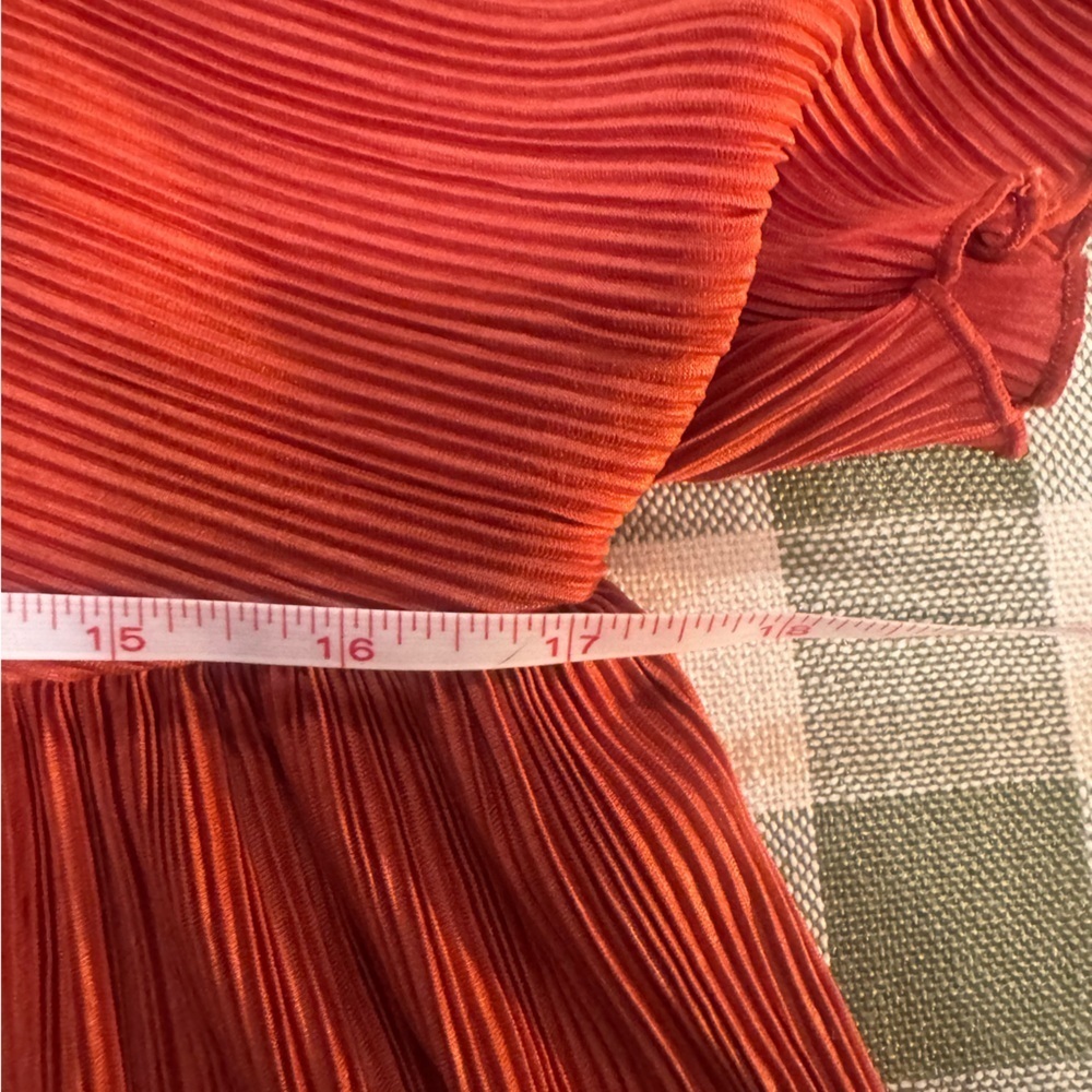 Madewell Texture & Thread Micro-Pleat Top - Picture 12 of 14